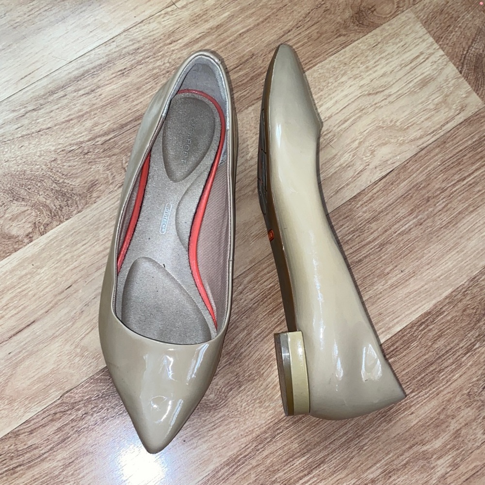 Rockport True Tech Patent Leather Tan Beige Slip On Floats Shoes 8